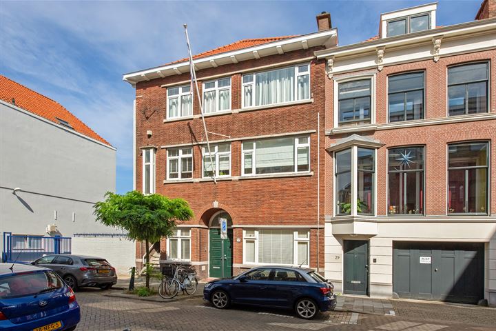 View photo 3 of De Ruijterstraat 33