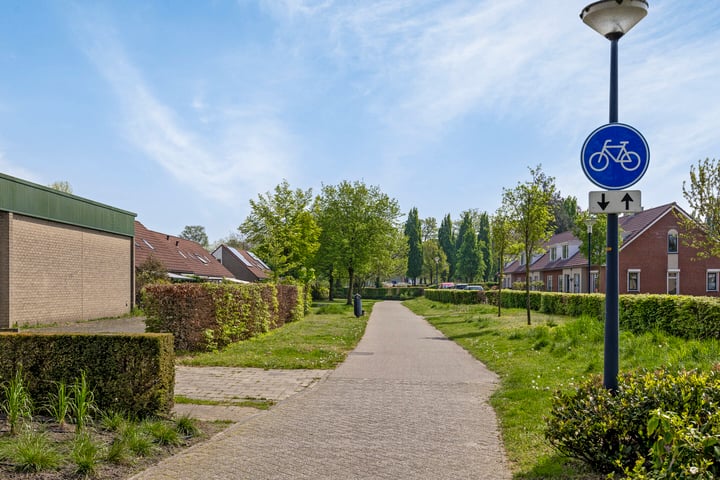 Bekijk foto 33 van Spoorstraat 25-H