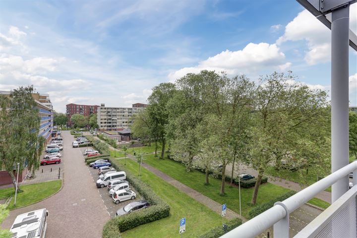 View photo 20 of Merelstraat 131