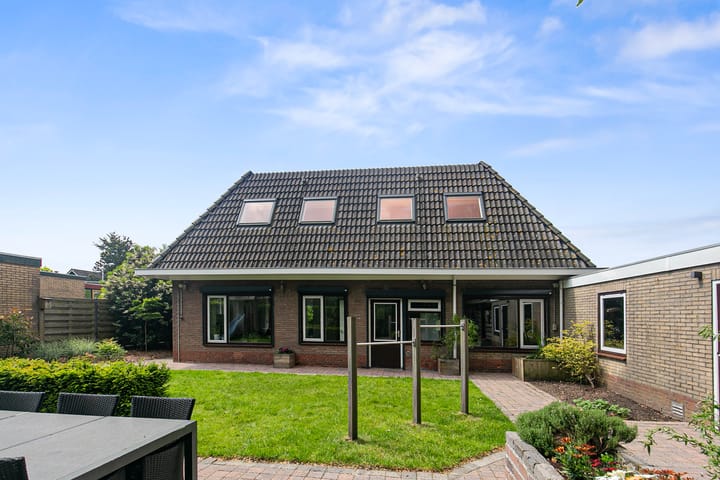 Foto 2 van Beneluxstraat 8