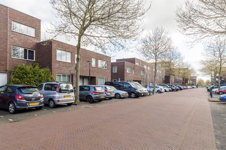 Bekijk foto 2 van Atlantastraat 47