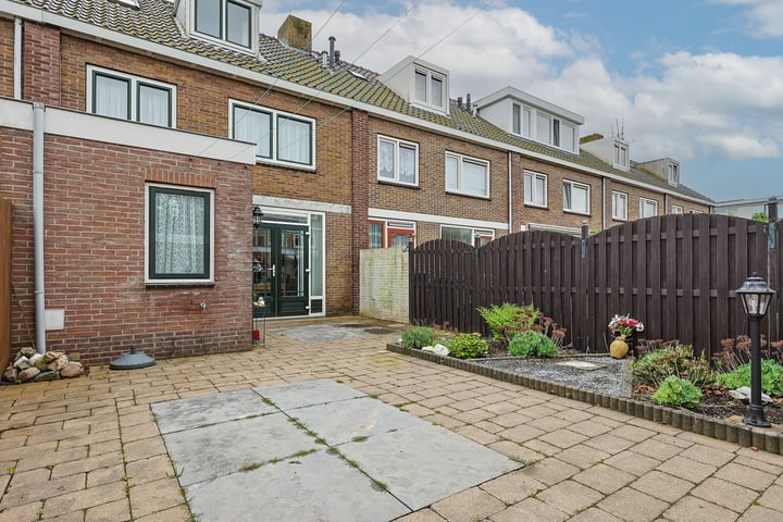 Bekijk foto 25 van Rijnstraat 10