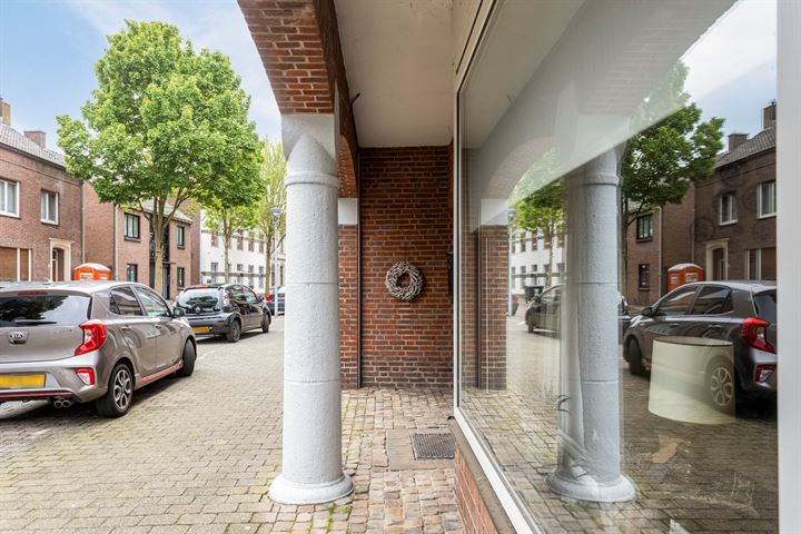 View photo 38 of Patersstraat 23