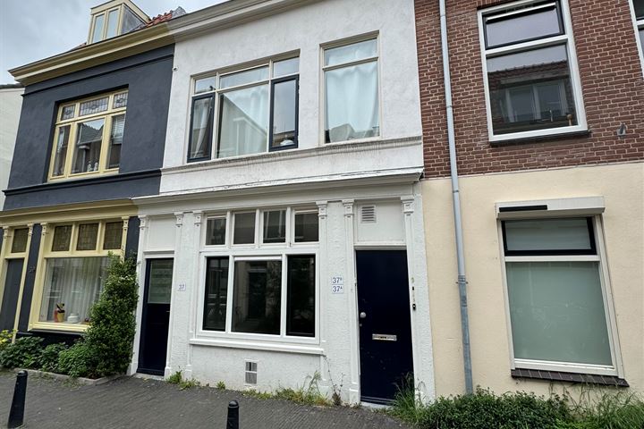 Bekijk foto 1 van Willemstraat 37