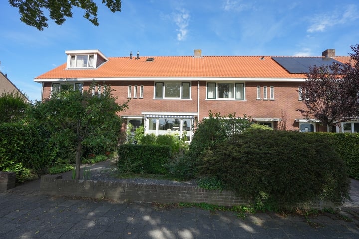 View photo 2 of Vossenlaan 326