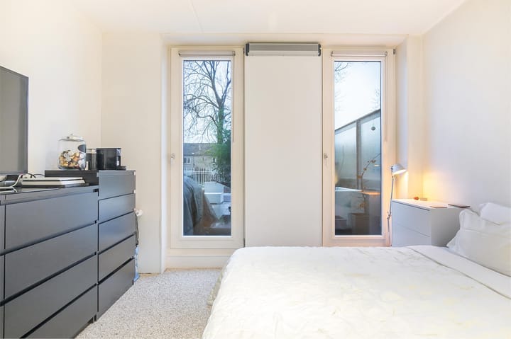 Photo 14 of Professor J.H. Gunningstraat 91