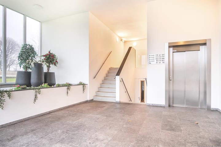 Photo 25 of Professor J.H. Gunningstraat 91