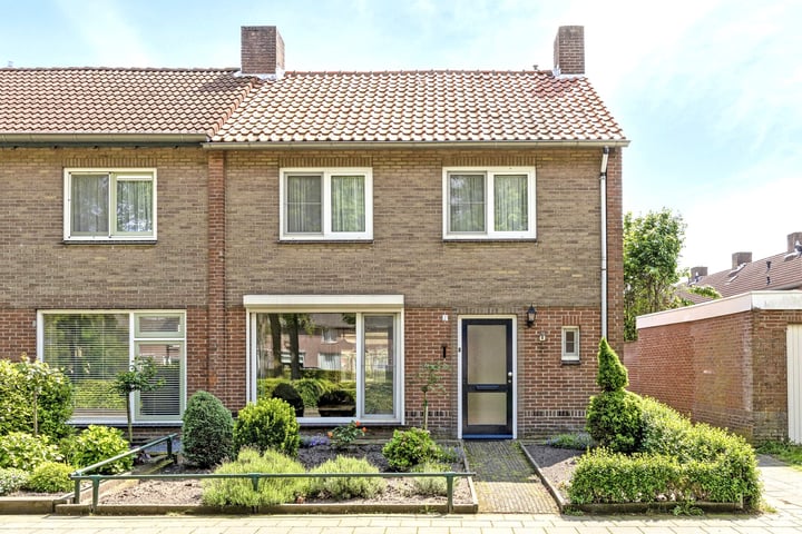 Bekijk foto 1 van Mignonstraat 2