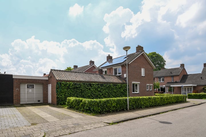 View photo 24 of Veldstraat 44