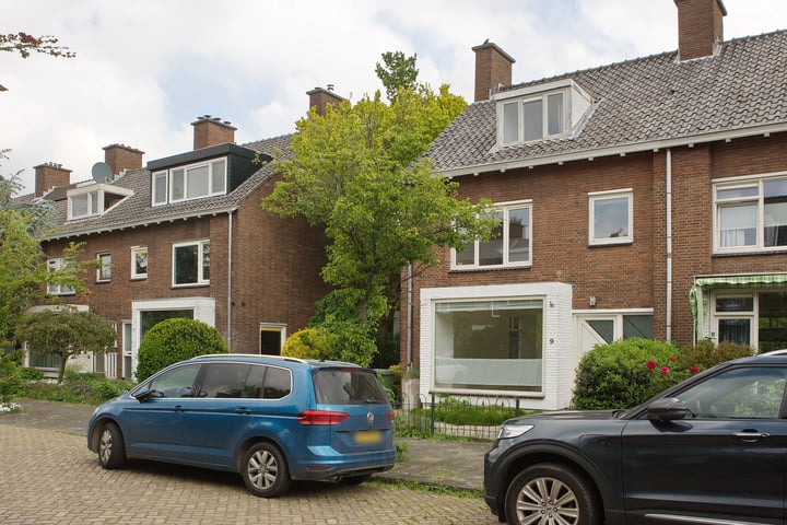 View photo 38 of Dokter van der Knaaplaan 9