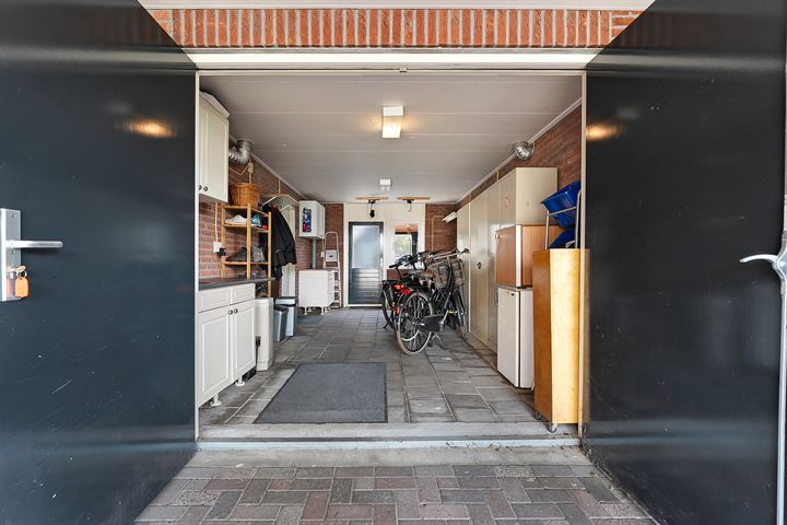 Bekijk foto 46 van Baron Mackaystraat 20