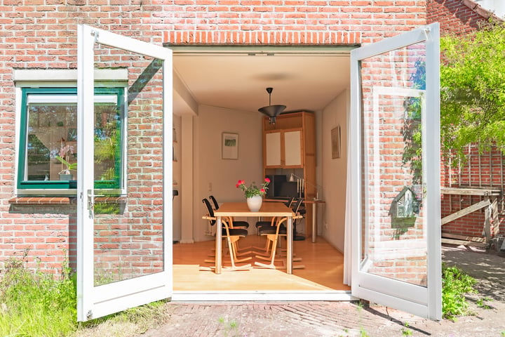 Bekijk foto 19 van van Meeuwenstraat 16