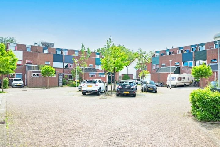 Bekijk foto 42 van van Meeuwenstraat 16