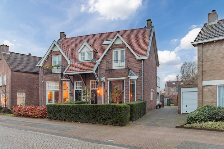 Bekijk foto 39 van Roestenbergstraat 24