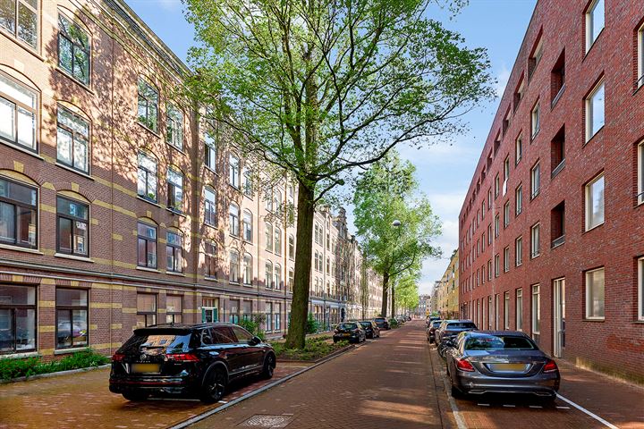 Bekijk foto 17 van Van Houweningenstraat 74-3