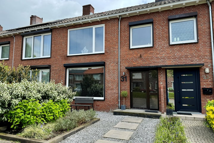 Bekijk foto 2 van Schubertstraat 31