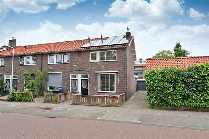 Bekijk foto 1 van P.M.R. Versteeghstraat 51