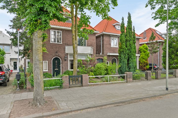 Photo 1 of Teugenaarsstraat 4