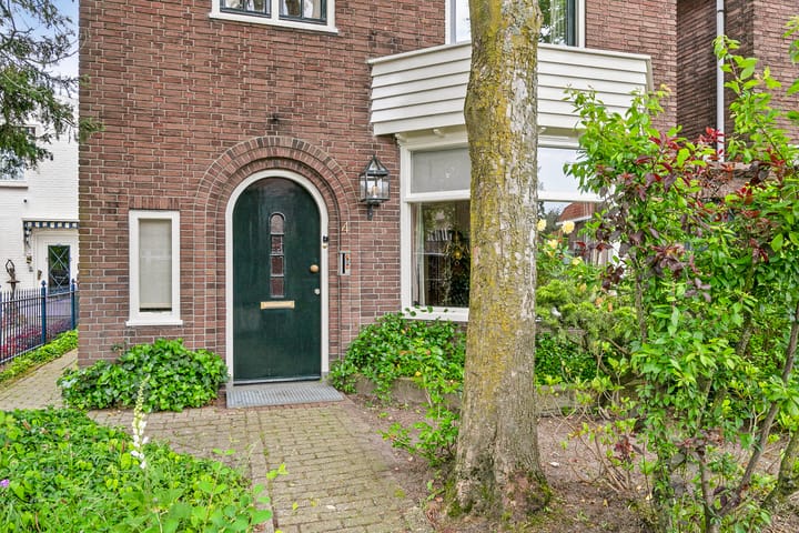 Photo 8 of Teugenaarsstraat 4