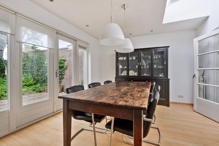 Photo 15 of Teugenaarsstraat 4