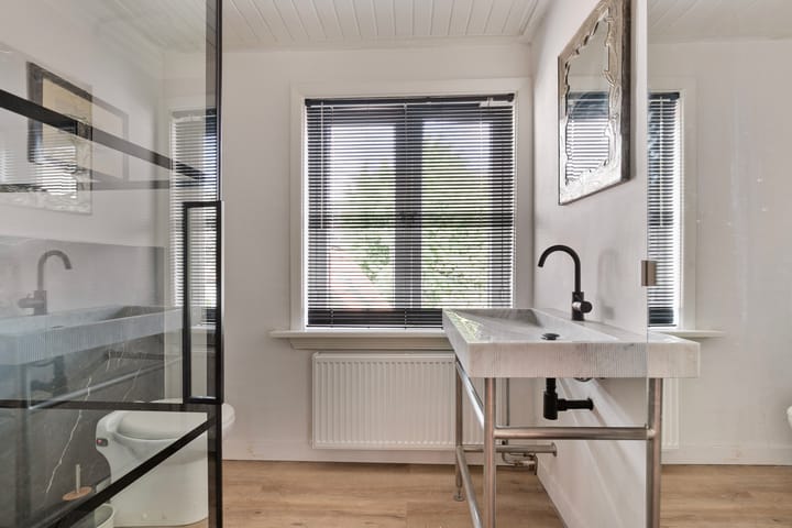 Photo 28 of Teugenaarsstraat 4