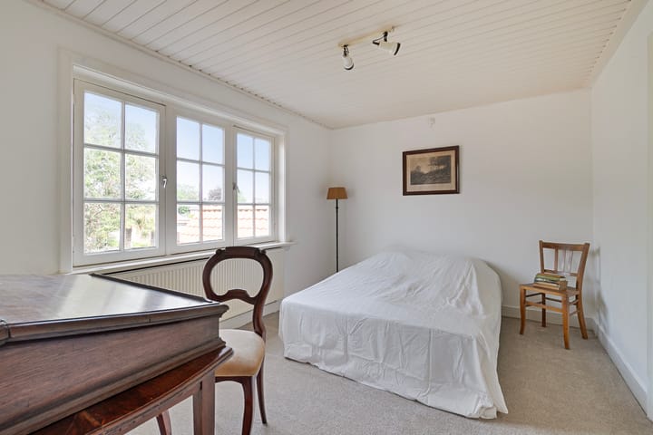 Photo 30 of Teugenaarsstraat 4