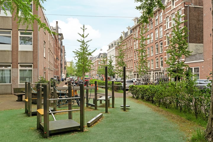 View photo 23 of Derde Hugo de Grootstraat 4-3