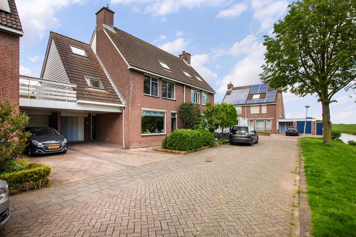 Bekijk foto 48 van Van de Veldestraat 5