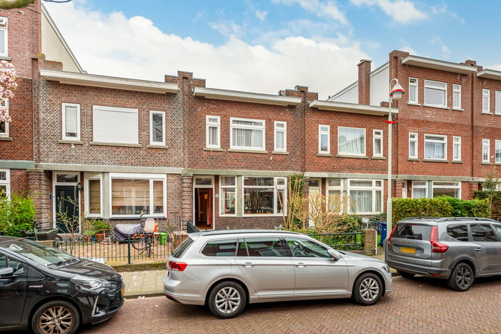 Bekijk foto 1 van De Bruynestraat 11