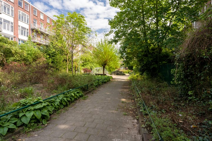 Foto 25 van Admiraal De Ruijterweg 109-1