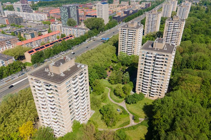 Bekijk foto 27 van Nachtwachtlaan 207