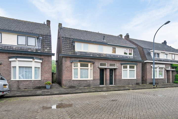 Bekijk foto 2 van Baardwijksestraat 56