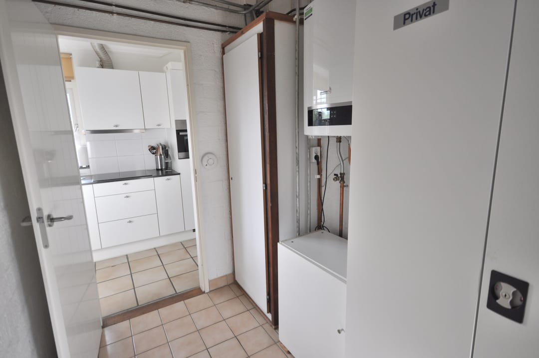 Photo 11 of Branding 8