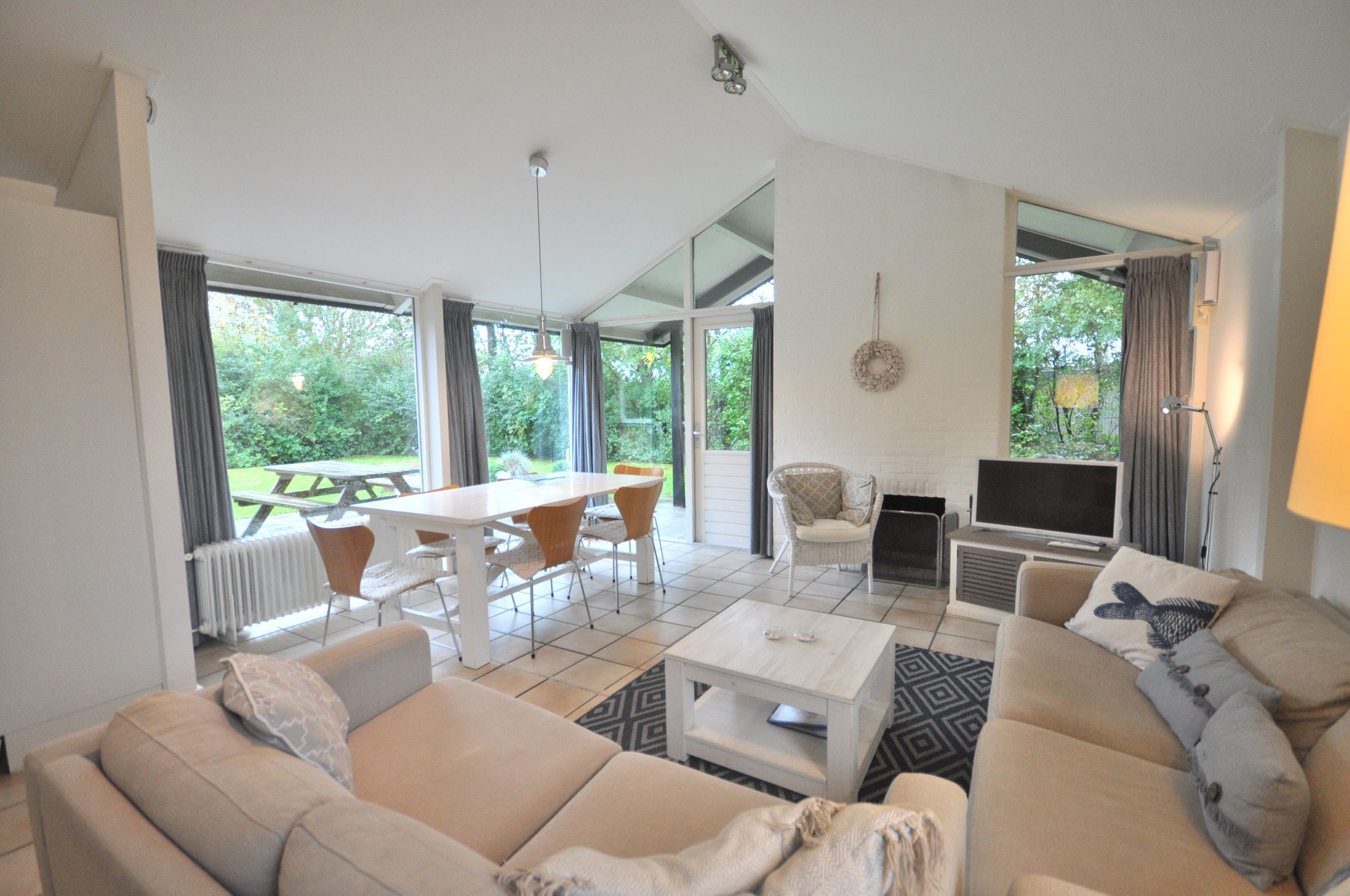 Photo 15 of Branding 8