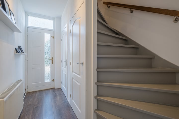 Bekijk foto 4 van Van der Wellenstraat 2