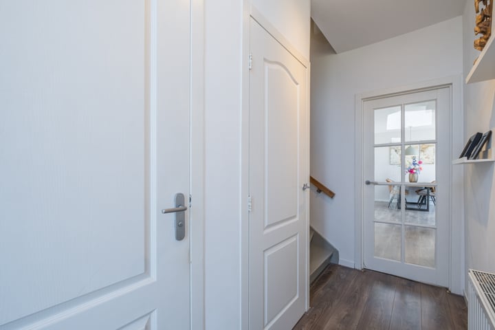 Bekijk foto 5 van Van der Wellenstraat 2