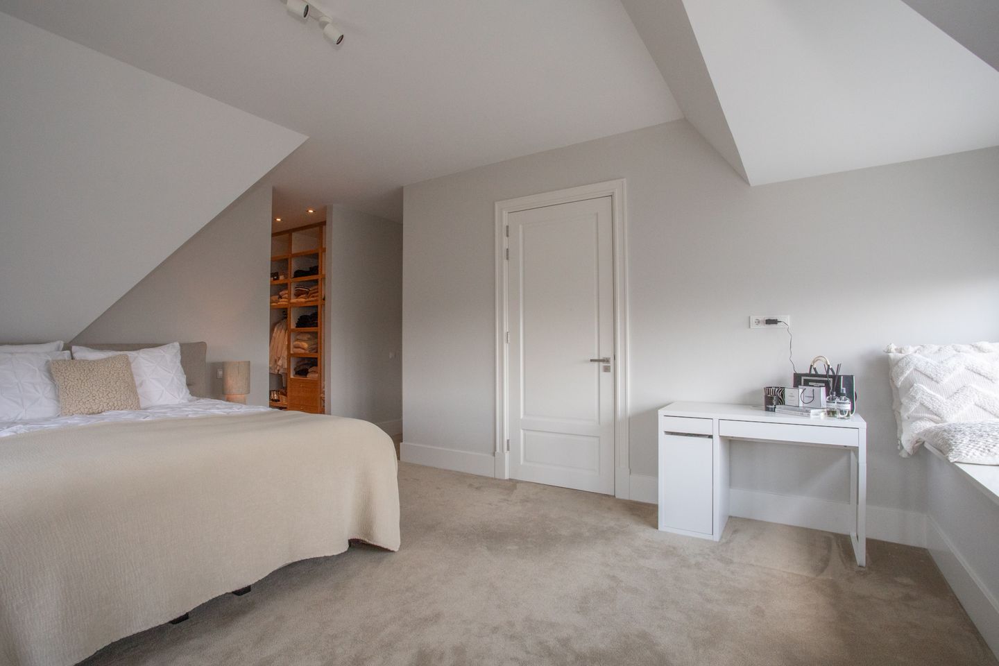 Foto 44 van Dorpsstraat 141-B