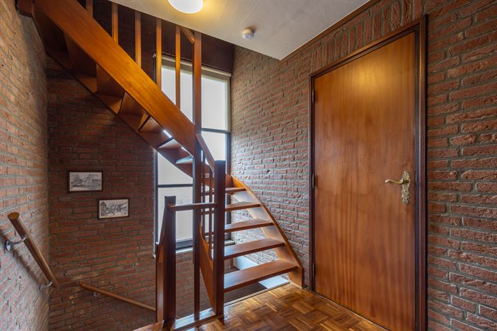 Bekijk foto 25 van Pater Schreursstraat 1