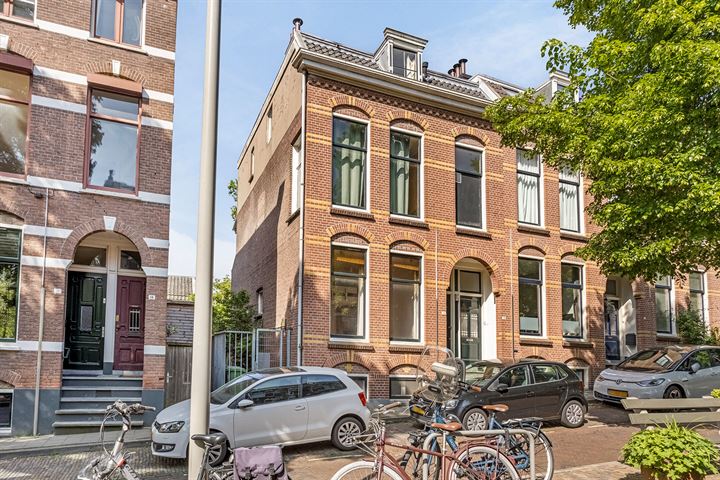 Bekijk foto 1 van Van Slichtenhorststraat 16