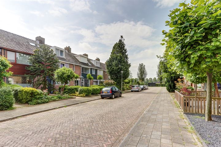 View photo 36 of van Elkstraat 3