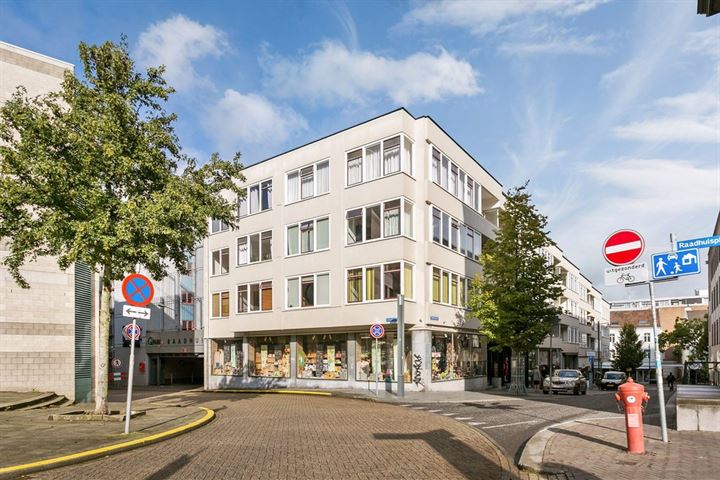 Bekijk foto 1 van Raadhuisstraat 64