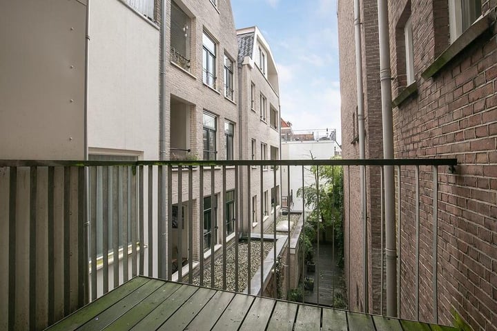 View photo 18 of Karthuizersstraat 9-D