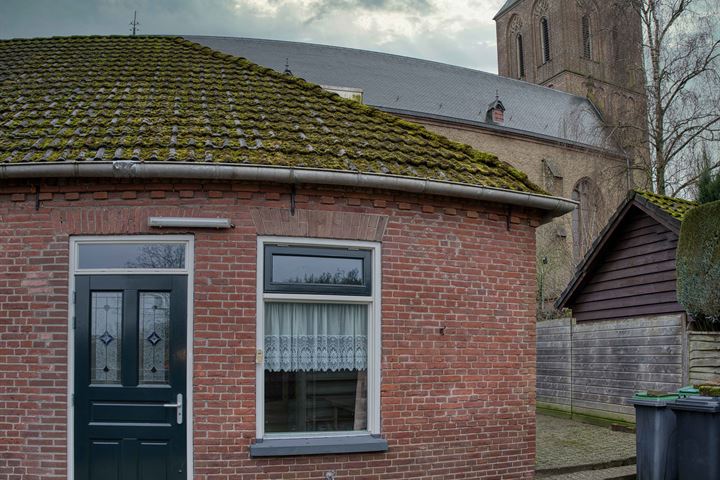 Bekijk foto 35 van Kerkplein 1