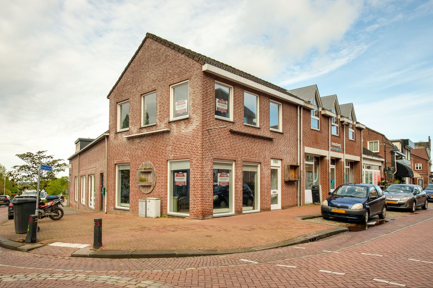 Bekijk foto 1 van Raadhuisstraat 100