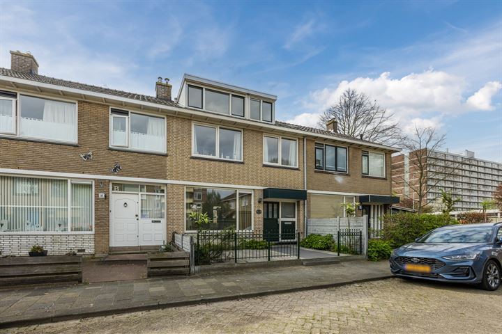 Bekijk foto 1 van Van der Vlugtstraat 18