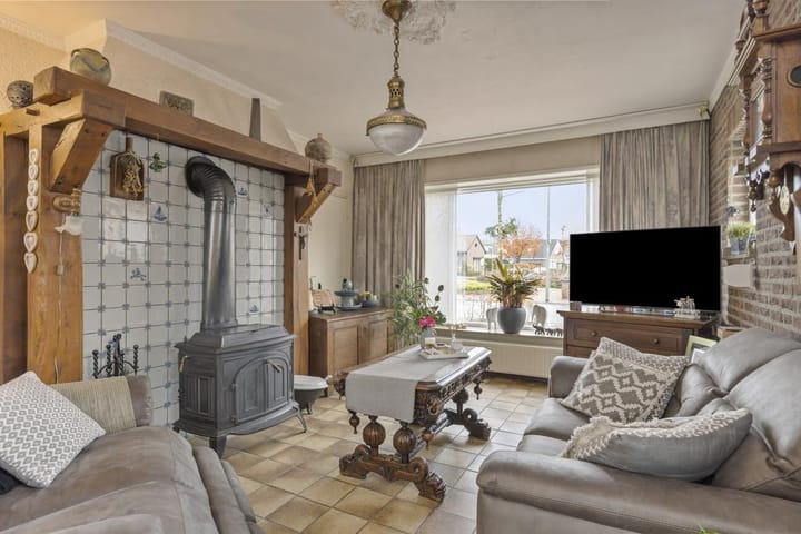 Photo 2 of Hoofdstraat 76