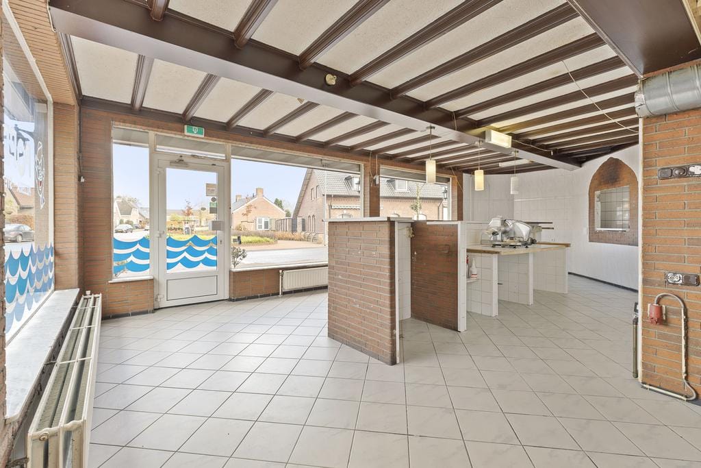 Photo 18 of Hoofdstraat 76