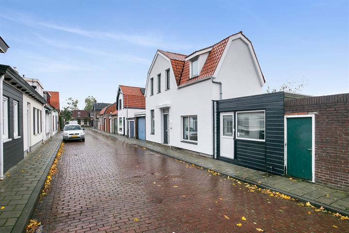 Bekijk foto 2 van Drie Schouwenstraat 9