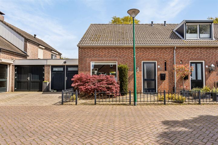 Bekijk foto 29 van Veenbesstraat 5