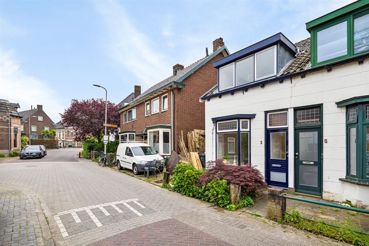 View photo 24 of Baankstraat 3